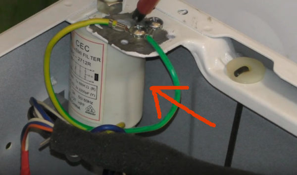 В результаті чого порушується електричний ланцюг і пральна машина, оснащена ФПС, перестає включатися