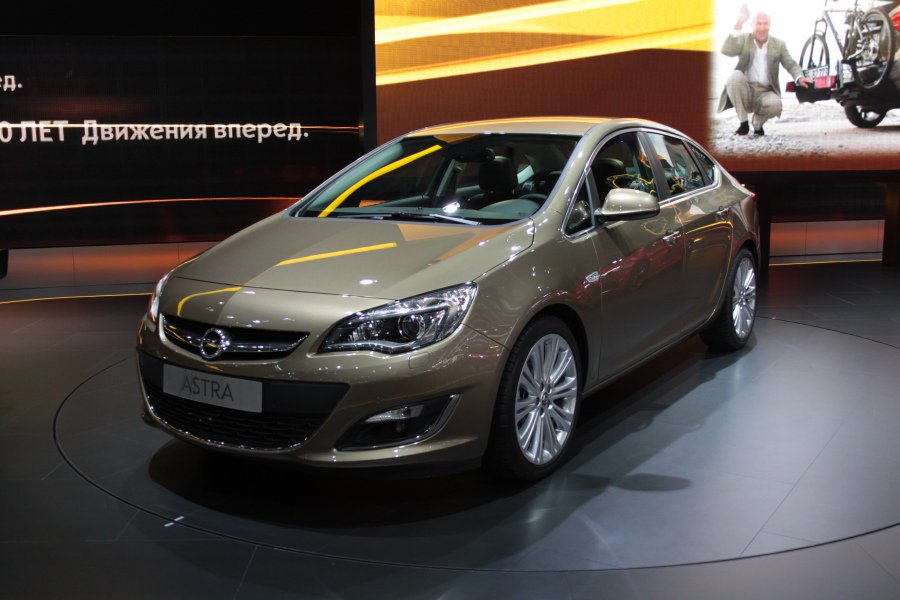 00 А ось і новинка від Opel, яка замінить Astra Family: новий Astra Sedan