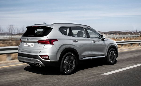 За словами експерта, Hyundai Santa Fe нового покоління являє собою сучасний автомобіль з найактуальнішими системами безпеки і електронікою, які дозволили машині пройти краш-тести з кращими оцінками