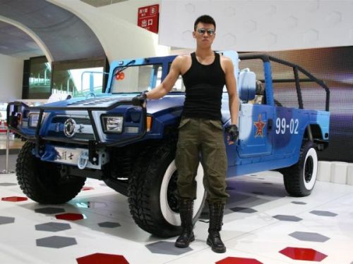 У квітні 2012 року на Пекінському автосалоні дебютувала цивільна версія позашляховика під назвою DongFeng DFM EQ2050