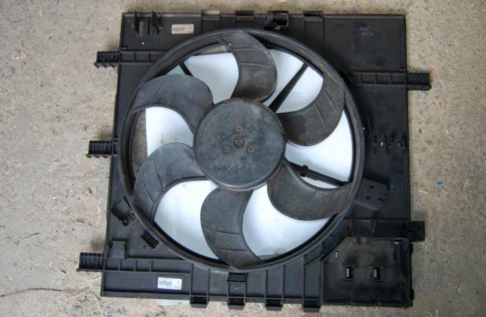 Запідозривши в перегрів несправний вентилятор радіатора охолодження, насамперед перевірте його на працездатність