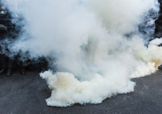 В результаті вибуху приміщення магазину заполонив їдкий дим з хімічним запахом