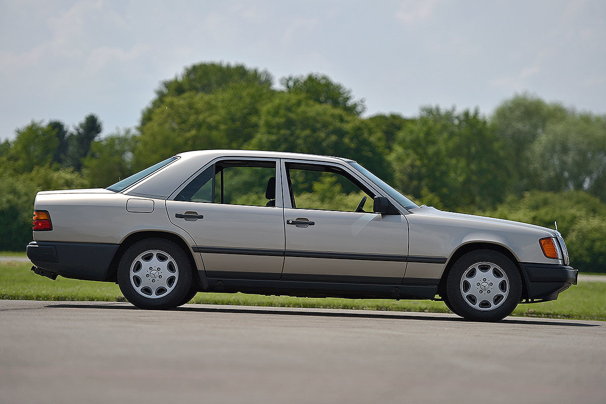 Mercedes-Benz W124