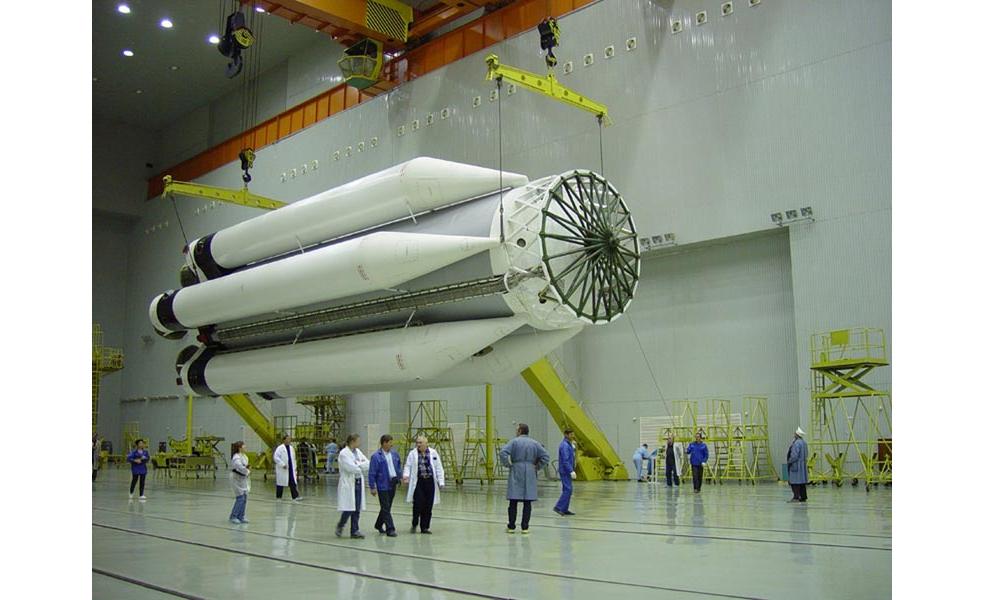 Корисне навантаження, що виводиться в космос, становить лише малу частку маси ракети