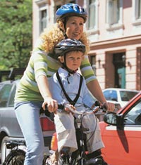 Сучасні дитячі велокресла умовно можна розділити на дві великі групи: з розташуванням дитини перед велосипедистом на рамі або кермі велосипеда і більш традиційно, - з розташуванням дитини за велосипедистом