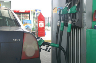 2 червня 2011, 10:26 Переглядів:   Українці переходять на більш дешевий бензин