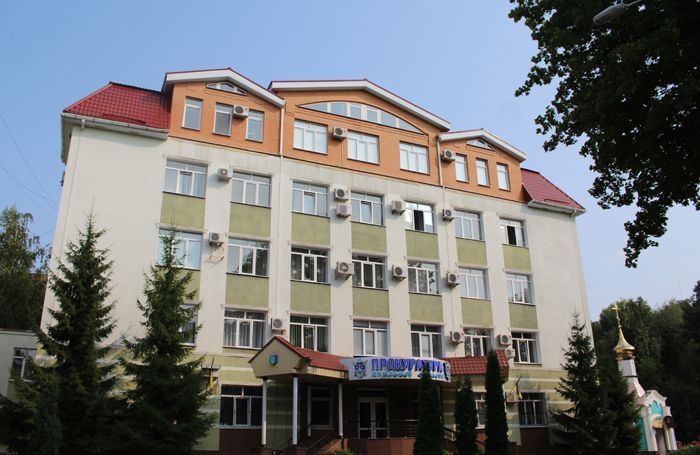 2 липня в Краснопільському районі були виявлені занедбані автомобілі Renault Trafic та Volkswagen LT, в салоні яких були сліди крові, а поблизу знайдено 11 стріляних гільз