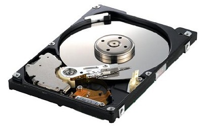 Звичайний диск комп'ютера обертається з великою швидкістю 7200 обертів на хвилину