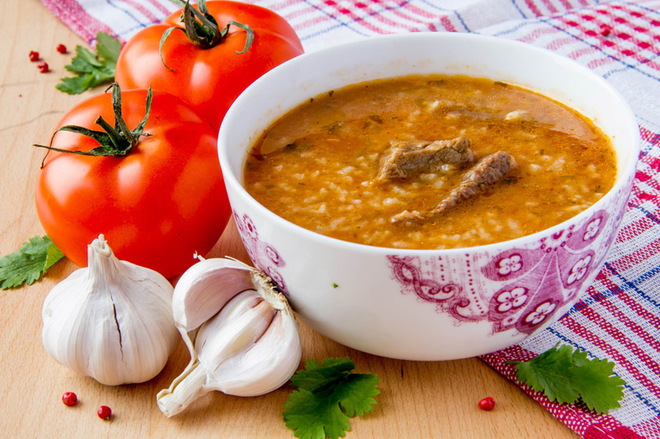 Що приготувати на обід - на перше варимо суп харчо з яловичиною і помідорами
