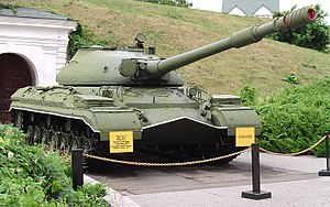 Т-10   Т-10М в Музеї ВВВ в Києві Класифікація   важкий танк   Бойова маса, т 50   [1]   Основні параметри   класична   екіпаж   , Чол