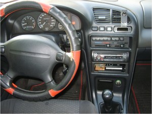 У 1995 році на Mazda 323 BA стали встановлювати нову центральну консоль, більшість машин укомплектовано двома подушками безпеки