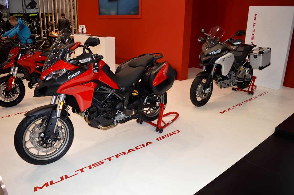 Вартість мотоцикла складає від 14 900 євро