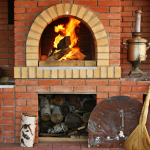 Особливість опалення будинку з дерева - необхідність використання опалювальних матеріалів (торф, дерево, вугілля), це не завжди є зручним