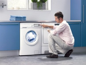 Якщо вода у вашій пральній машині Зануссі не викачується, перше, що необхідно зробити - перевірити фільтр і зливний шланг