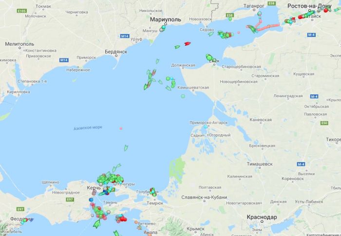 Сервіс відстежування місцеположення суден Мarinetraffic демонструє, що зараз в Азовському морі рух спостерігається в напрямку саме російських портів Азовського моря